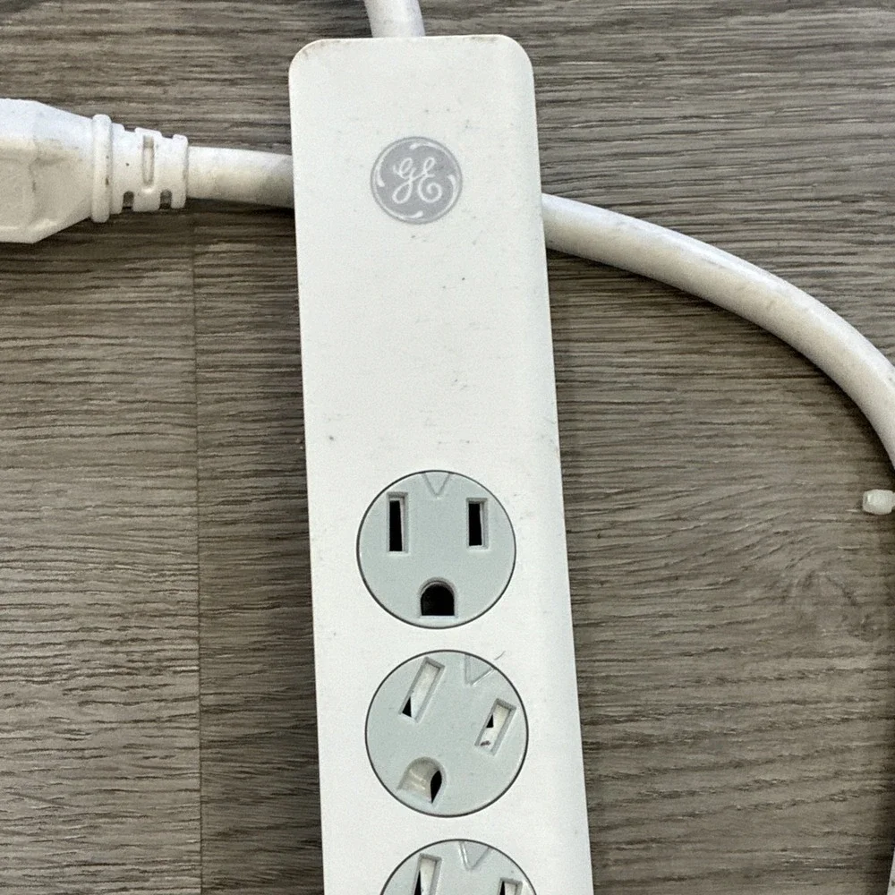 GE 6 Outlet Surge Protector, 2 Ft Extension Cord, Power, 450 Joules, white